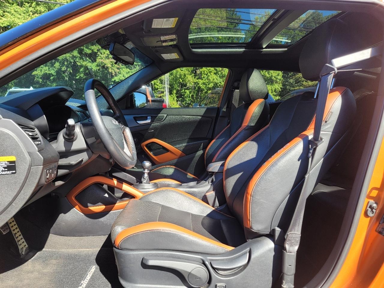 Hyundai Veloster Turbo R-Spec w/Red Interior 6M 2017