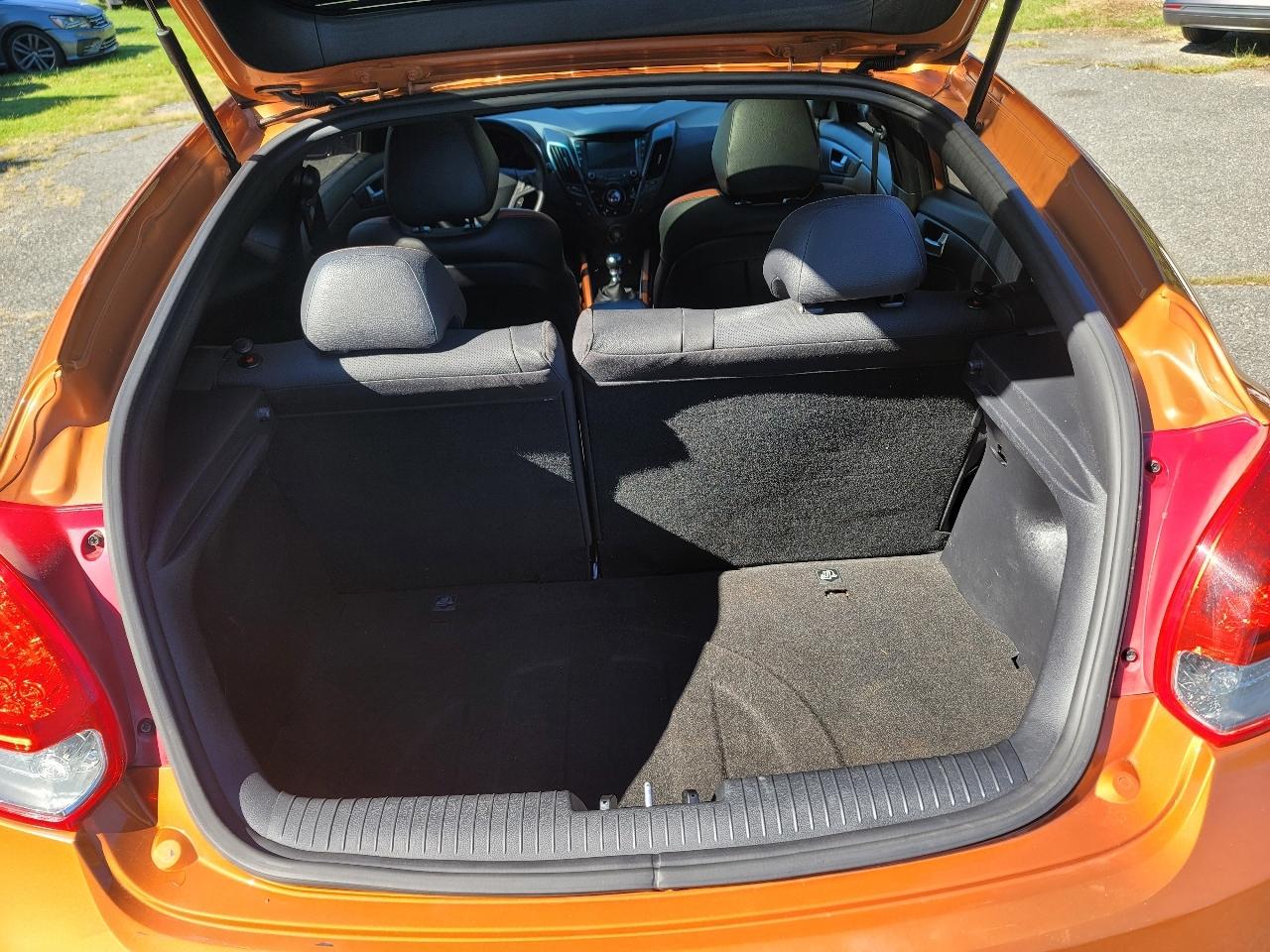 Hyundai Veloster Turbo R-Spec w/Red Interior 6M 2017
