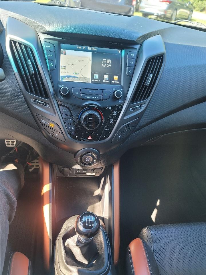 Hyundai Veloster Turbo R-Spec w/Red Interior 6M 2017