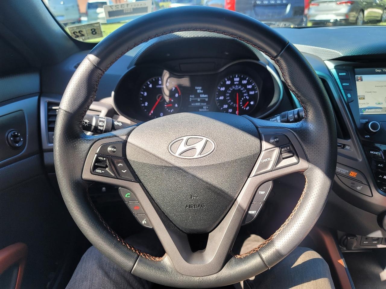Hyundai Veloster Turbo R-Spec w/Red Interior 6M 2017