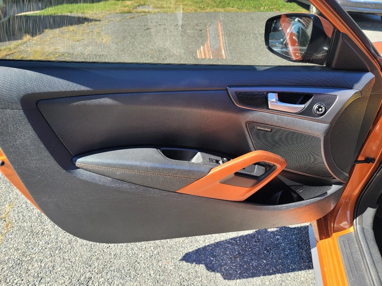 Hyundai Veloster Turbo R-Spec w/Red Interior 6M 2017