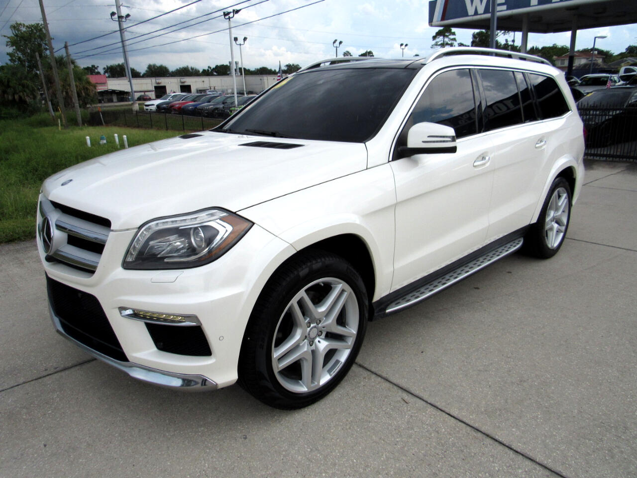 2016 Mercedes Benz GL 550 photo 2