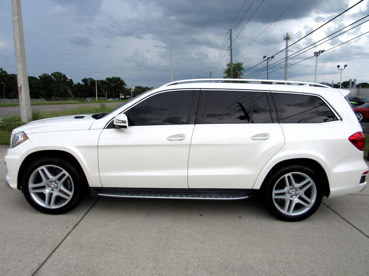 2016 Mercedes Benz GL 550 photo 3