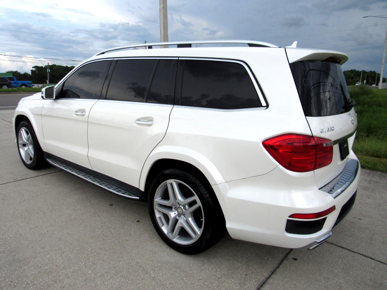 2016 Mercedes Benz GL 550 photo 4