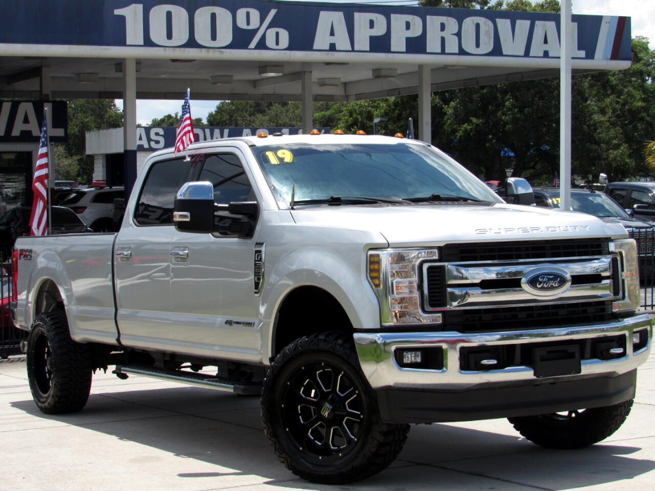 Ford Super Duty F-350 SRW XLT 4WD Crew Cab 8' Box 2019 Ford Super Duty F-350 SRW XLT 4WD Crew Cab 8' Box 2019