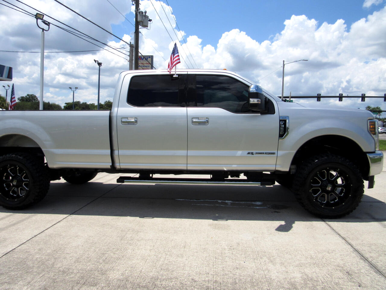 Ford Super Duty F-350 SRW XLT 4WD Crew Cab 8' Box 2019 Ford Super Duty F-350 SRW XLT 4WD Crew Cab 8' Box 2019