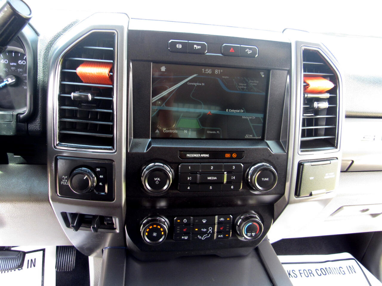 Ford Super Duty F-350 SRW XLT 4WD Crew Cab 8' Box 2019 Ford Super Duty F-350 SRW XLT 4WD Crew Cab 8' Box 2019