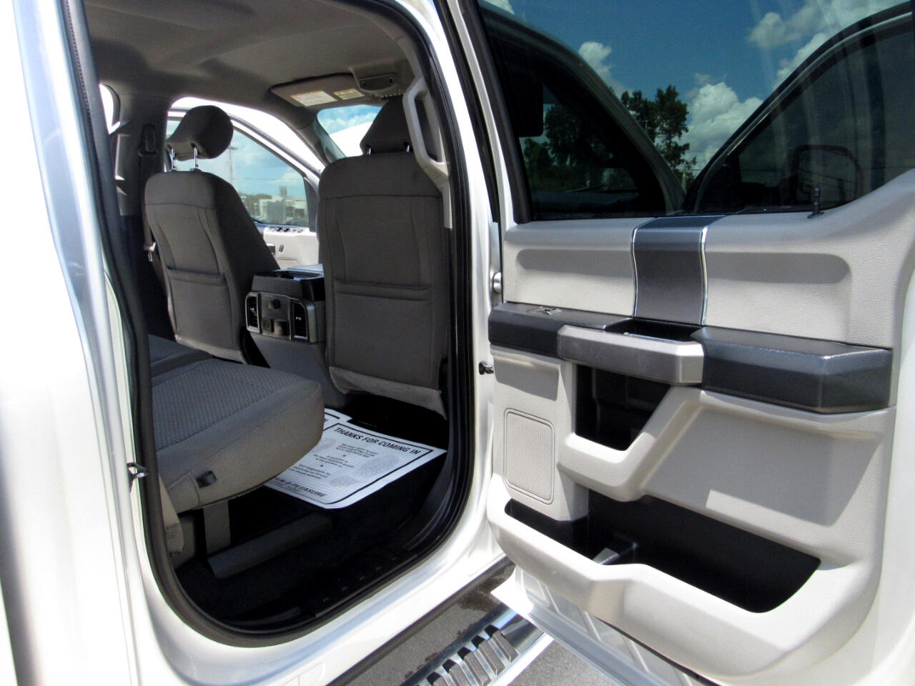 Ford Super Duty F-350 SRW XLT 4WD Crew Cab 8' Box 2019 Ford Super Duty F-350 SRW XLT 4WD Crew Cab 8' Box 2019