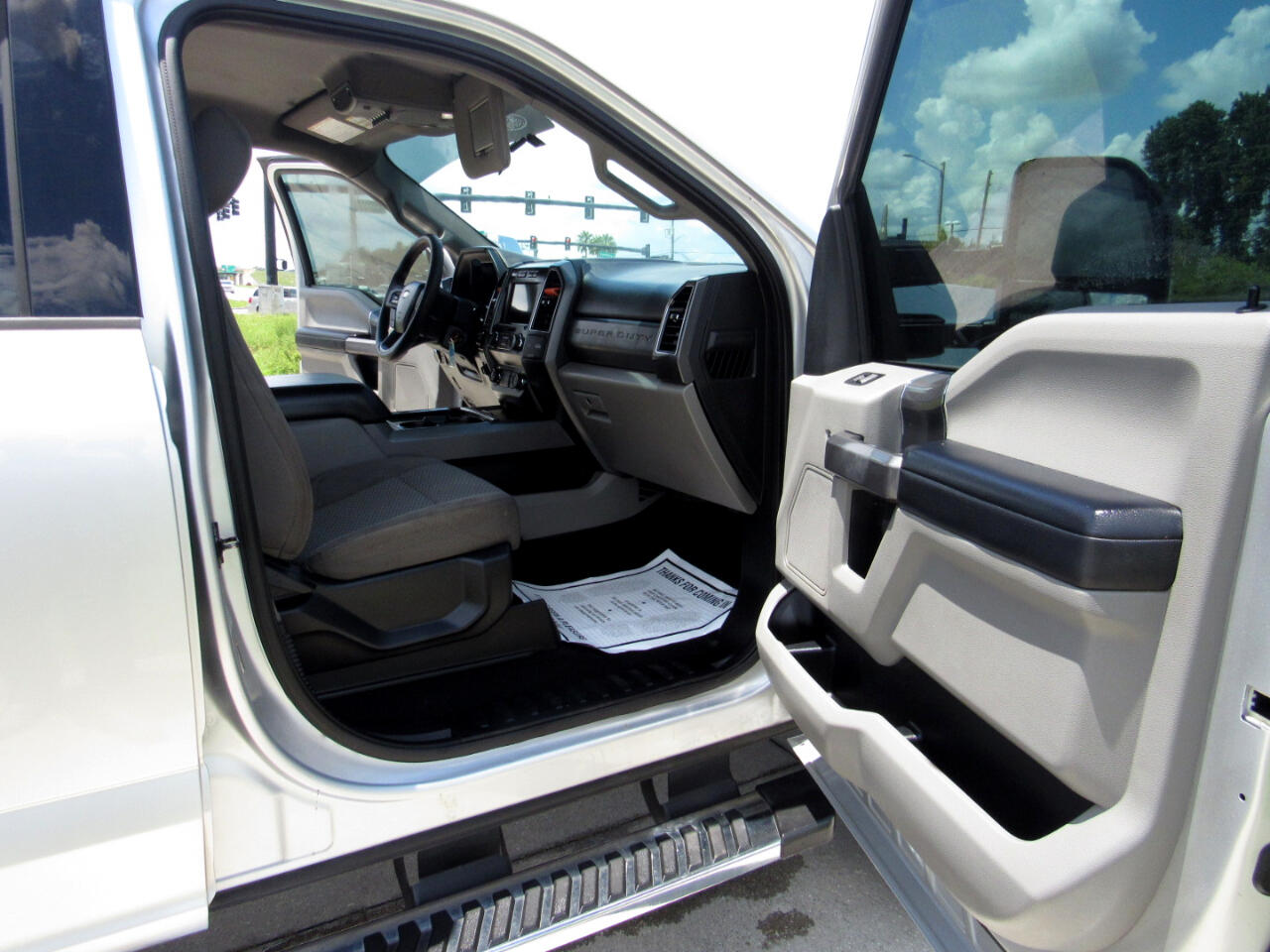 Ford Super Duty F-350 SRW XLT 4WD Crew Cab 8' Box 2019 Ford Super Duty F-350 SRW XLT 4WD Crew Cab 8' Box 2019