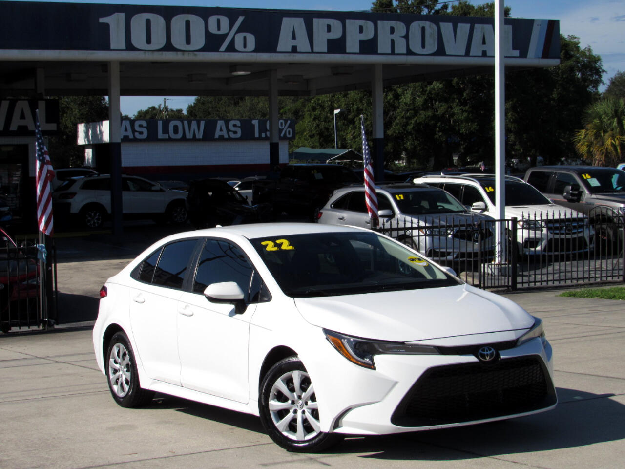 2022 Toyota Corolla LE photo 2