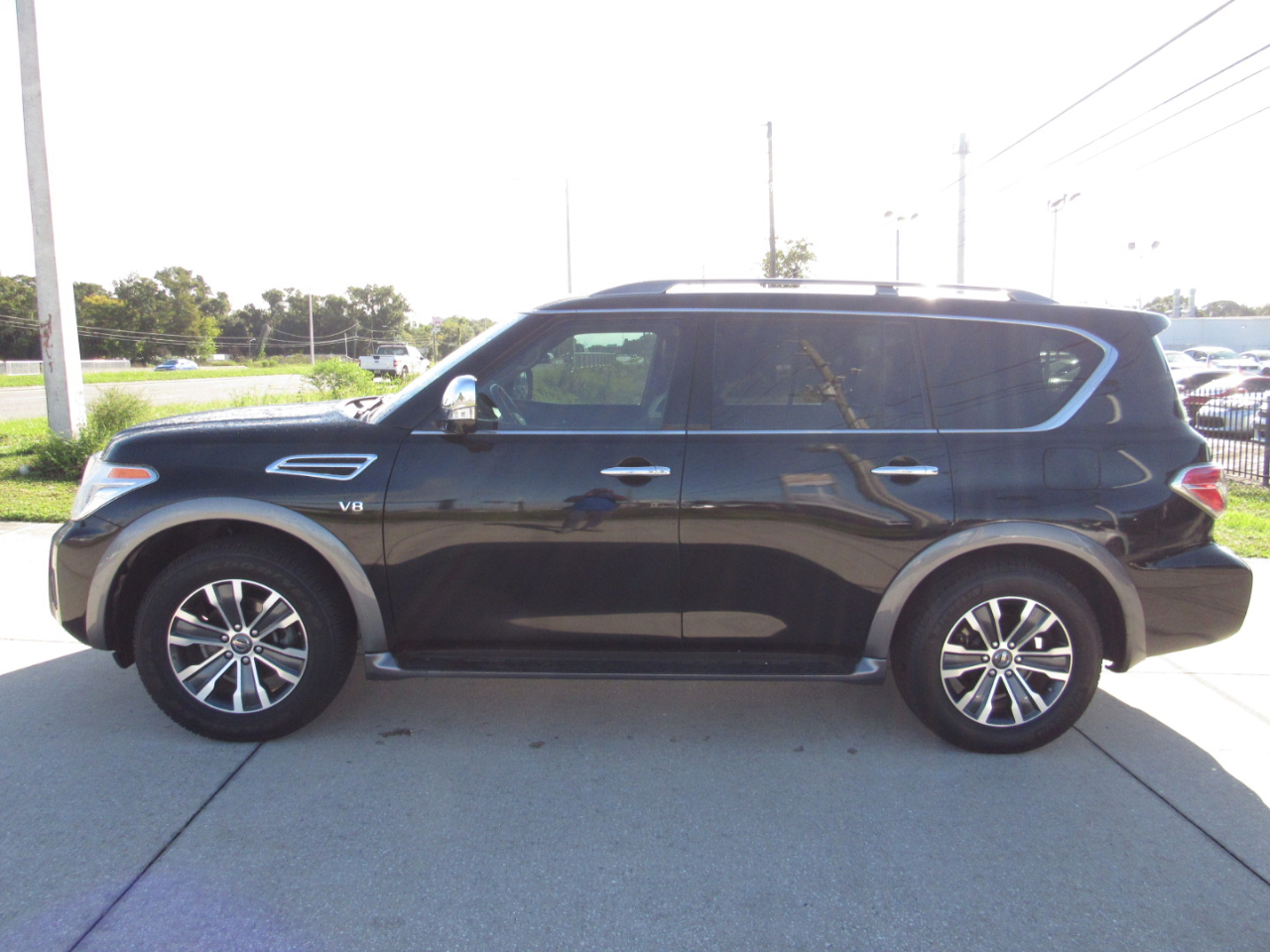 2019 Nissan Armada SL photo 2