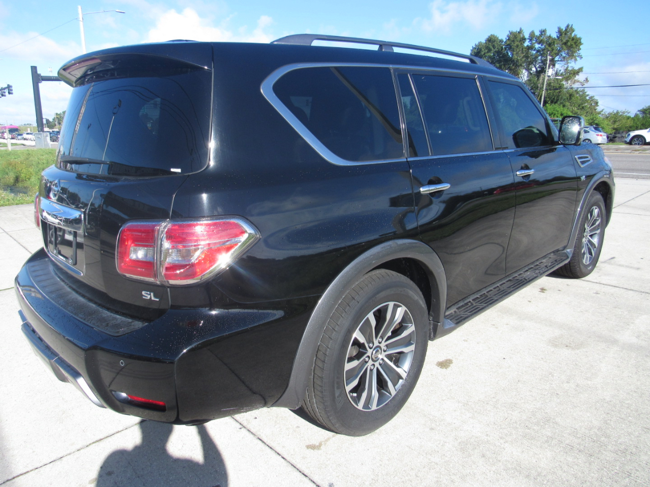 2019 Nissan Armada SL photo 4