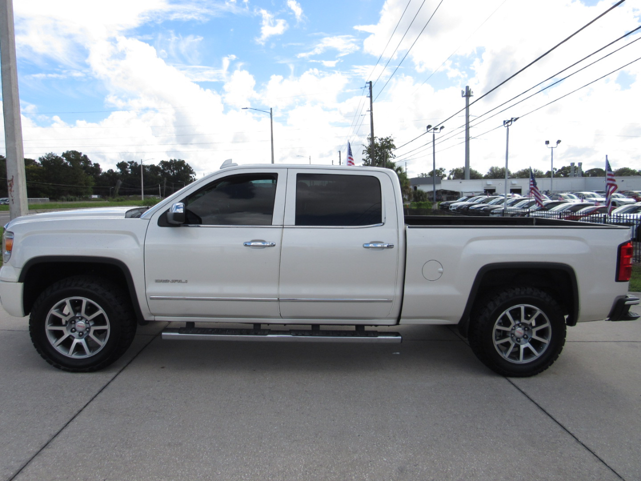 GMC Sierra 1500 4WD Crew Cab 153.0" Denali 2015 GMC Sierra 1500 4WD Crew Cab 153.0" Denali 2015