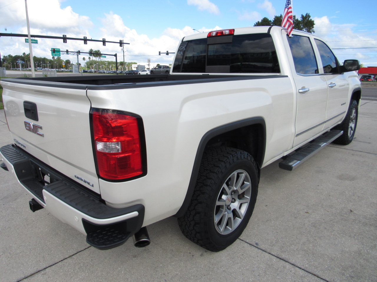 GMC Sierra 1500 4WD Crew Cab 153.0" Denali 2015 GMC Sierra 1500 4WD Crew Cab 153.0" Denali 2015