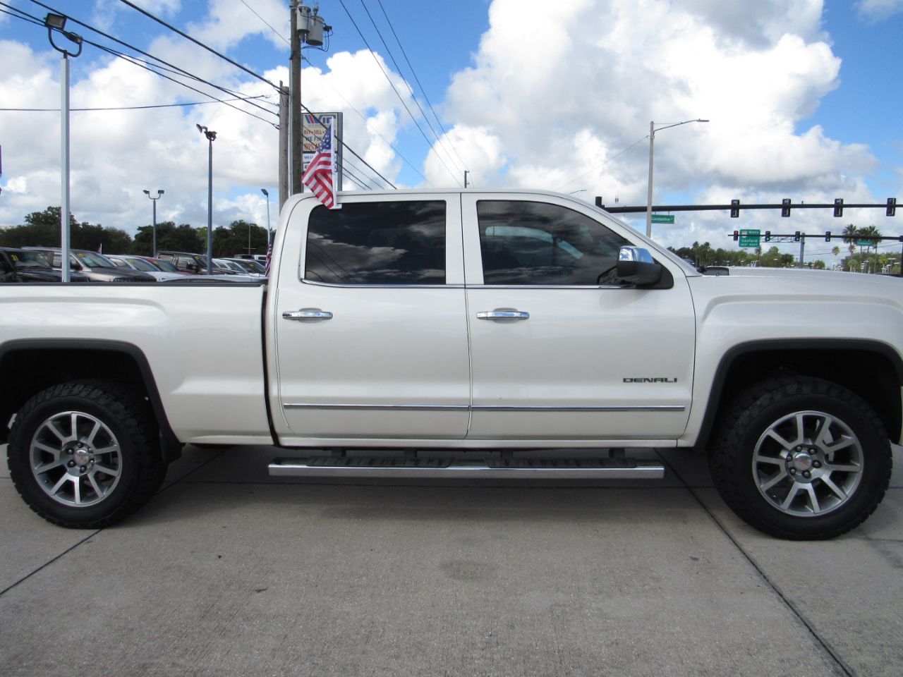 GMC Sierra 1500 4WD Crew Cab 153.0" Denali 2015 GMC Sierra 1500 4WD Crew Cab 153.0" Denali 2015