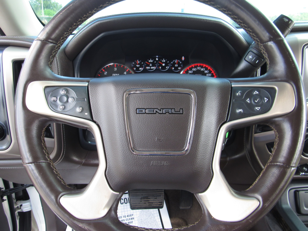 GMC Sierra 1500 4WD Crew Cab 153.0" Denali 2015 GMC Sierra 1500 4WD Crew Cab 153.0" Denali 2015