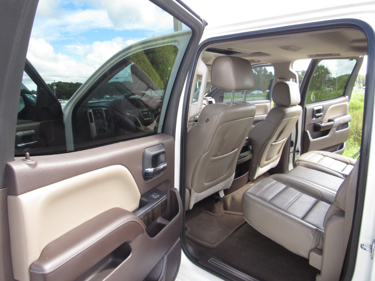 GMC Sierra 1500 4WD Crew Cab 153.0" Denali 2015 GMC Sierra 1500 4WD Crew Cab 153.0" Denali 2015