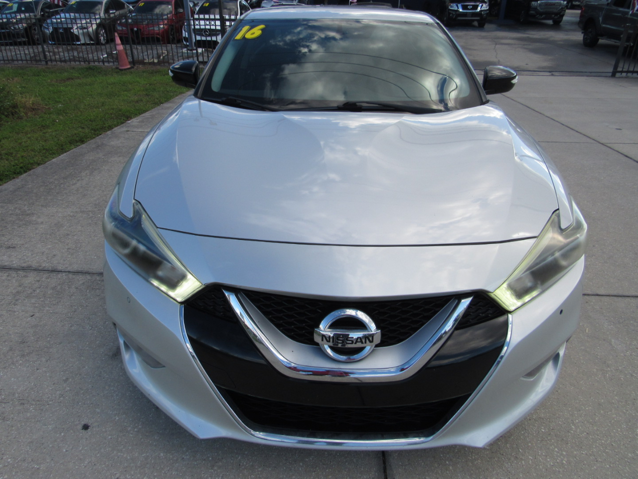Nissan Maxima 4dr Sdn 3.5 SR 2016 Nissan Maxima 4dr Sdn 3.5 SR 2016