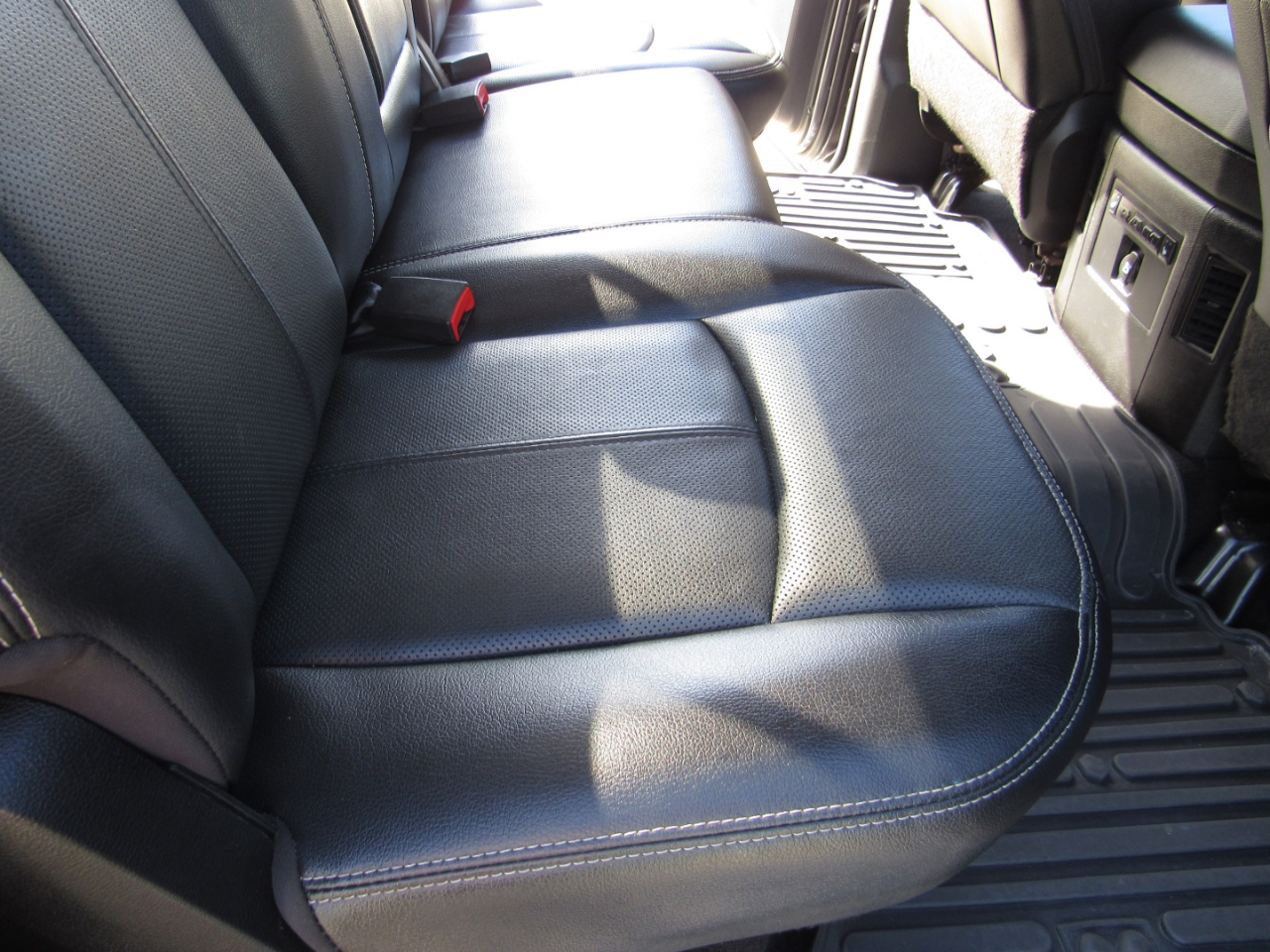 RAM 1500 Laramie 4x2 Crew Cab 5'7" Box 2018 RAM 1500 Laramie 4x2 Crew Cab 5'7" Box 2018