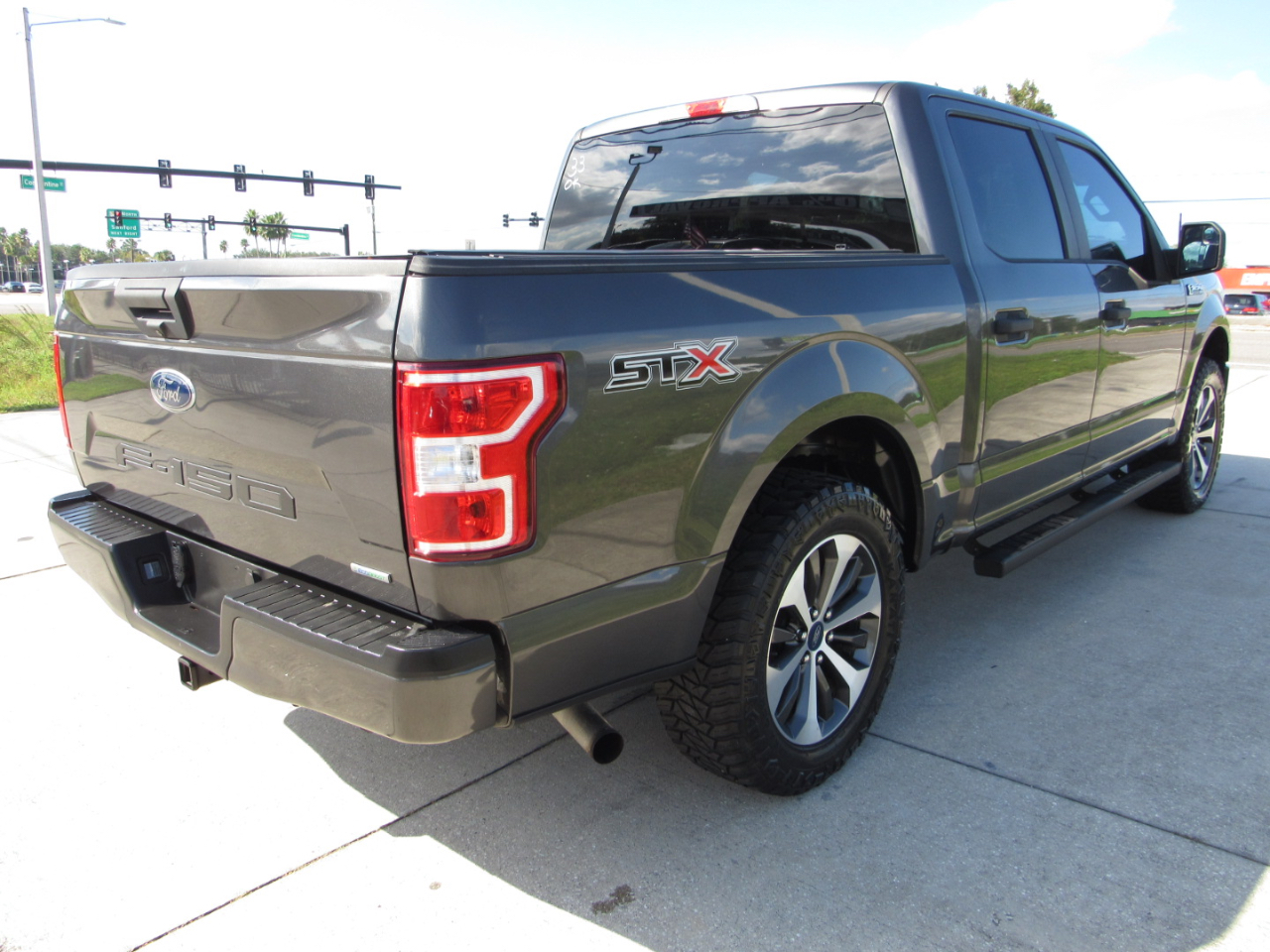 Ford F-150 Lariat 2WD SuperCrew 5.5' Box 2020 Ford F-150 Lariat 2WD SuperCrew 5.5' Box 2020