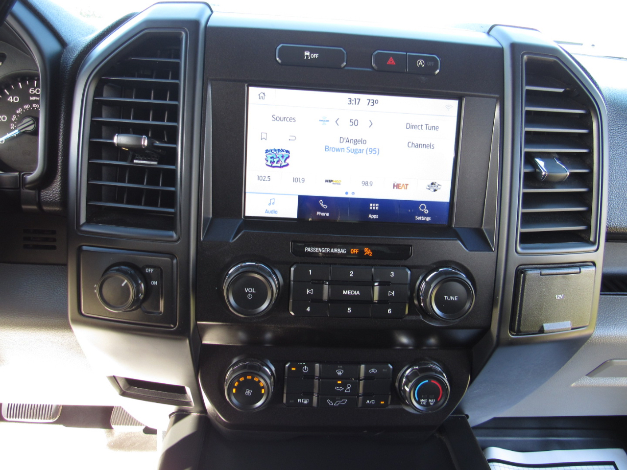 Ford F-150 Lariat 2WD SuperCrew 5.5' Box 2020 Ford F-150 Lariat 2WD SuperCrew 5.5' Box 2020