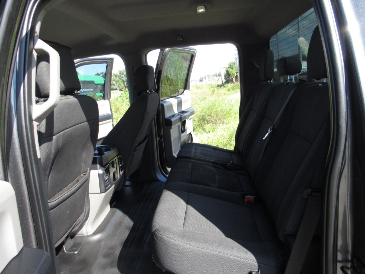 Ford F-150 Lariat 2WD SuperCrew 5.5' Box 2020 Ford F-150 Lariat 2WD SuperCrew 5.5' Box 2020