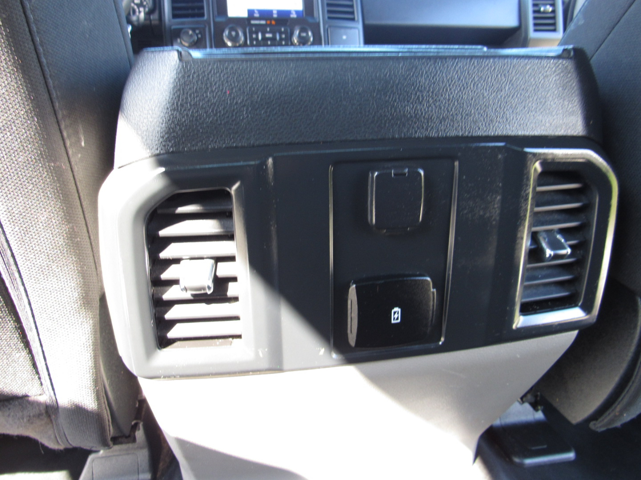 Ford F-150 Lariat 2WD SuperCrew 5.5' Box 2020 Ford F-150 Lariat 2WD SuperCrew 5.5' Box 2020