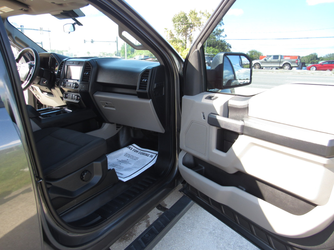 Ford F-150 Lariat 2WD SuperCrew 5.5' Box 2020 Ford F-150 Lariat 2WD SuperCrew 5.5' Box 2020