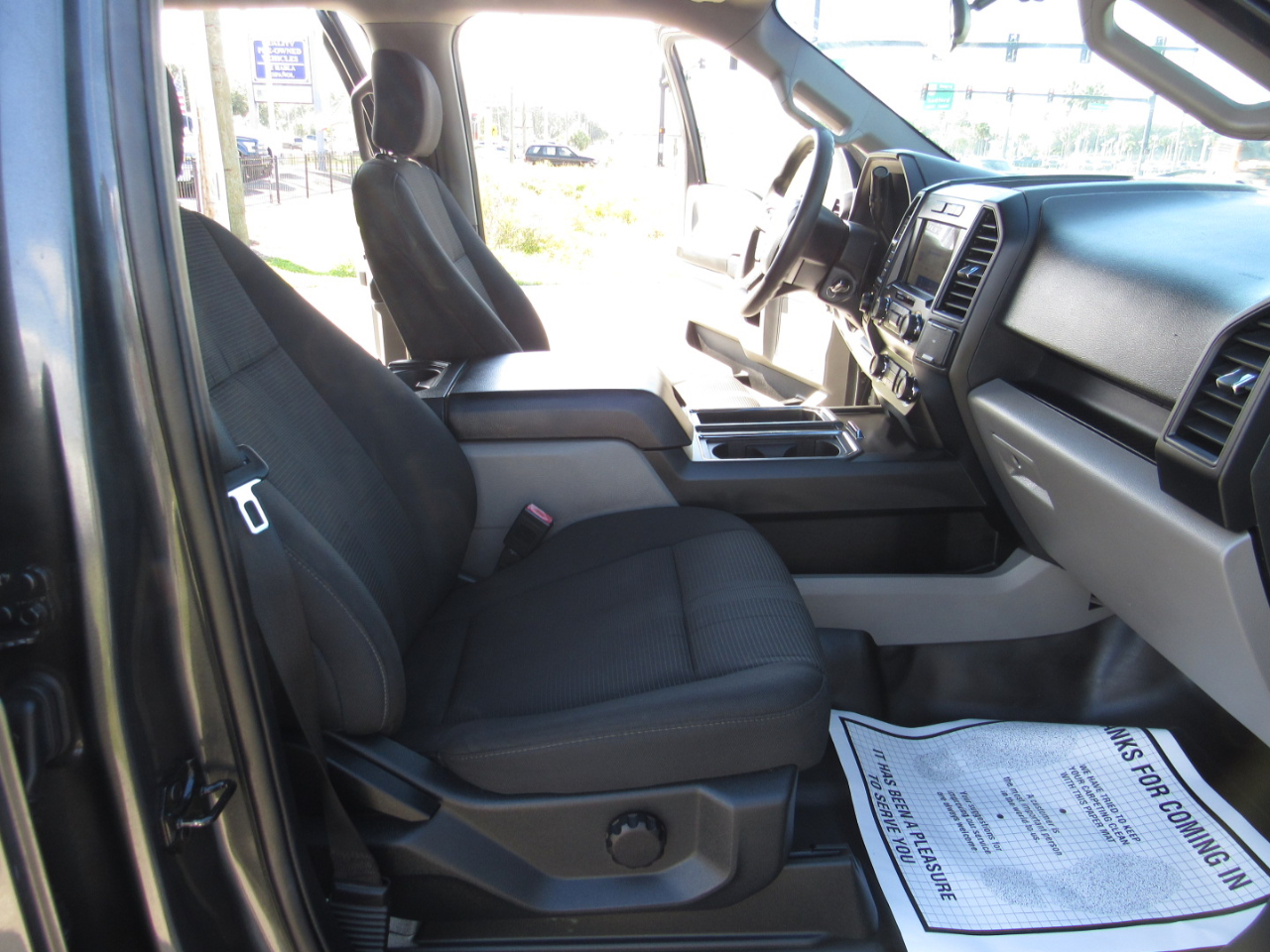 Ford F-150 Lariat 2WD SuperCrew 5.5' Box 2020 Ford F-150 Lariat 2WD SuperCrew 5.5' Box 2020