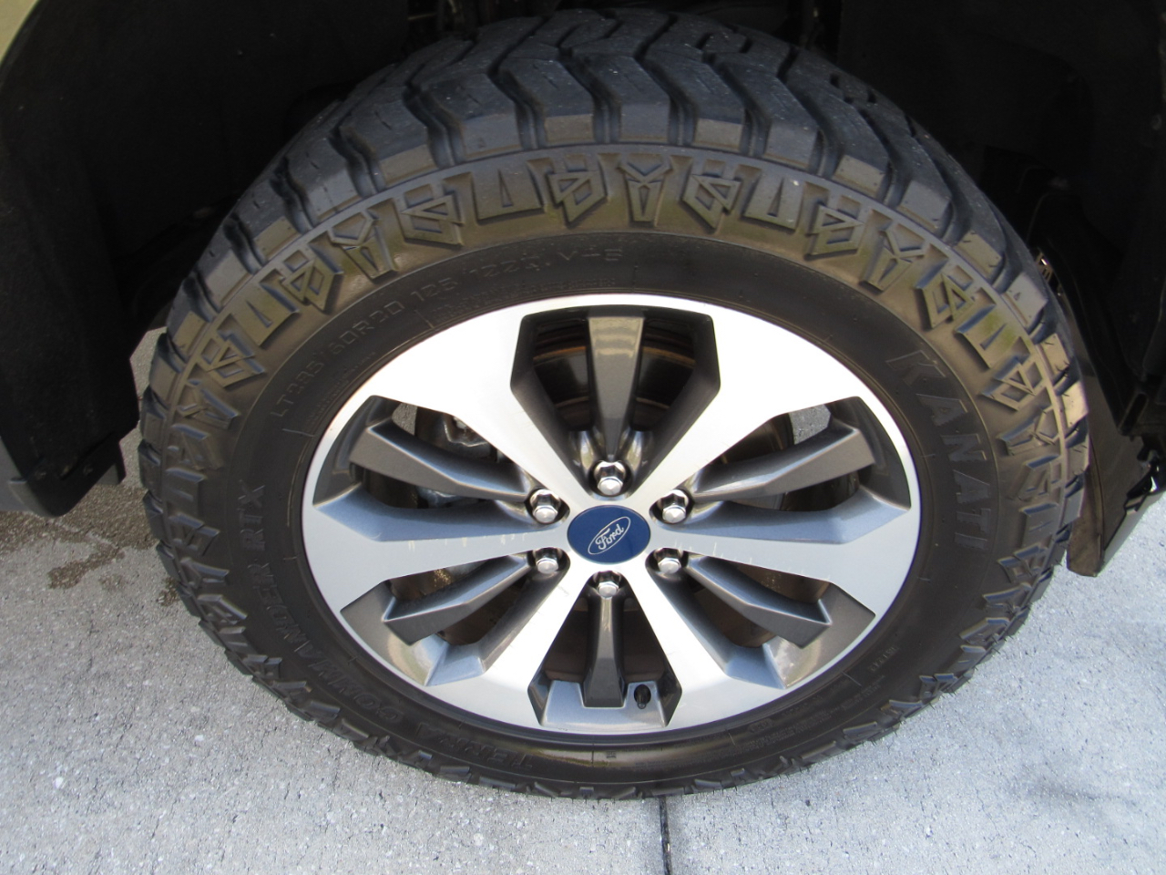 Ford F-150 Lariat 2WD SuperCrew 5.5' Box 2020 Ford F-150 Lariat 2WD SuperCrew 5.5' Box 2020