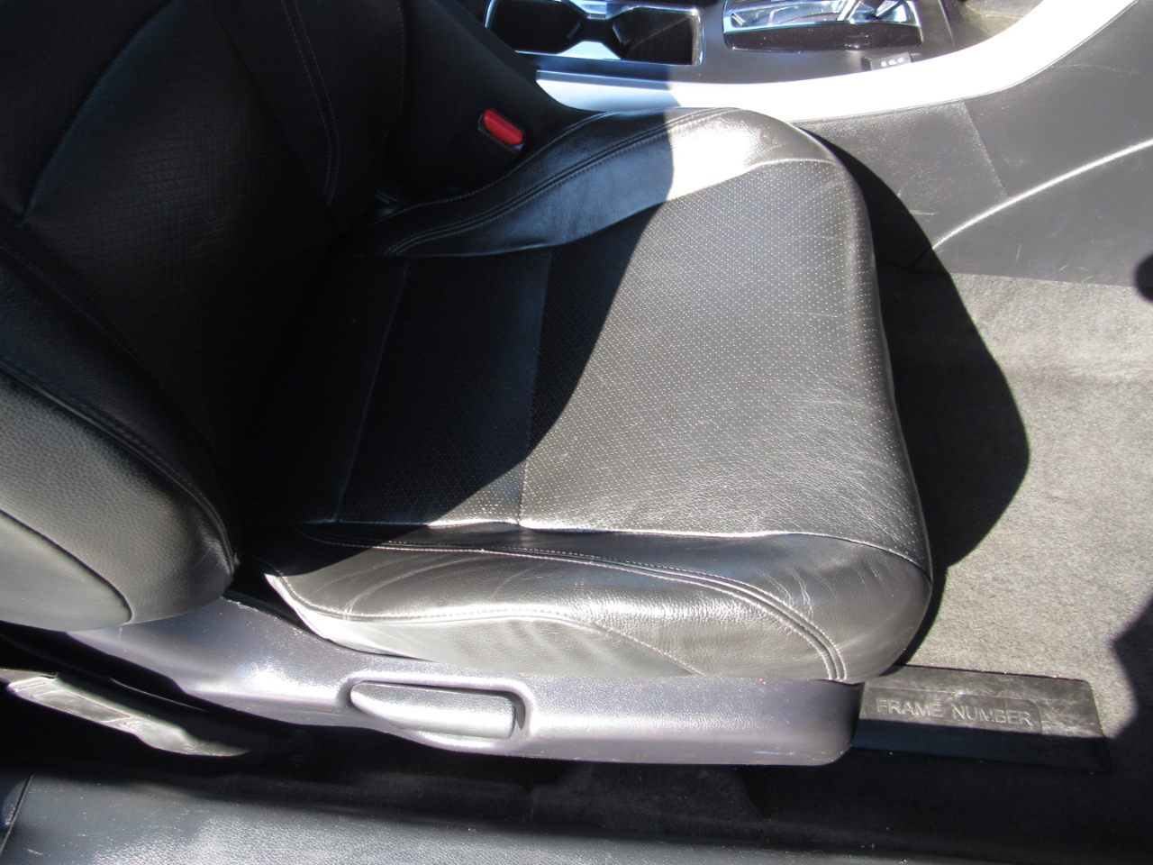 Honda Accord Cpe 2dr V6 Auto EX-L 2013 Honda Accord Cpe 2dr V6 Auto EX-L 2013