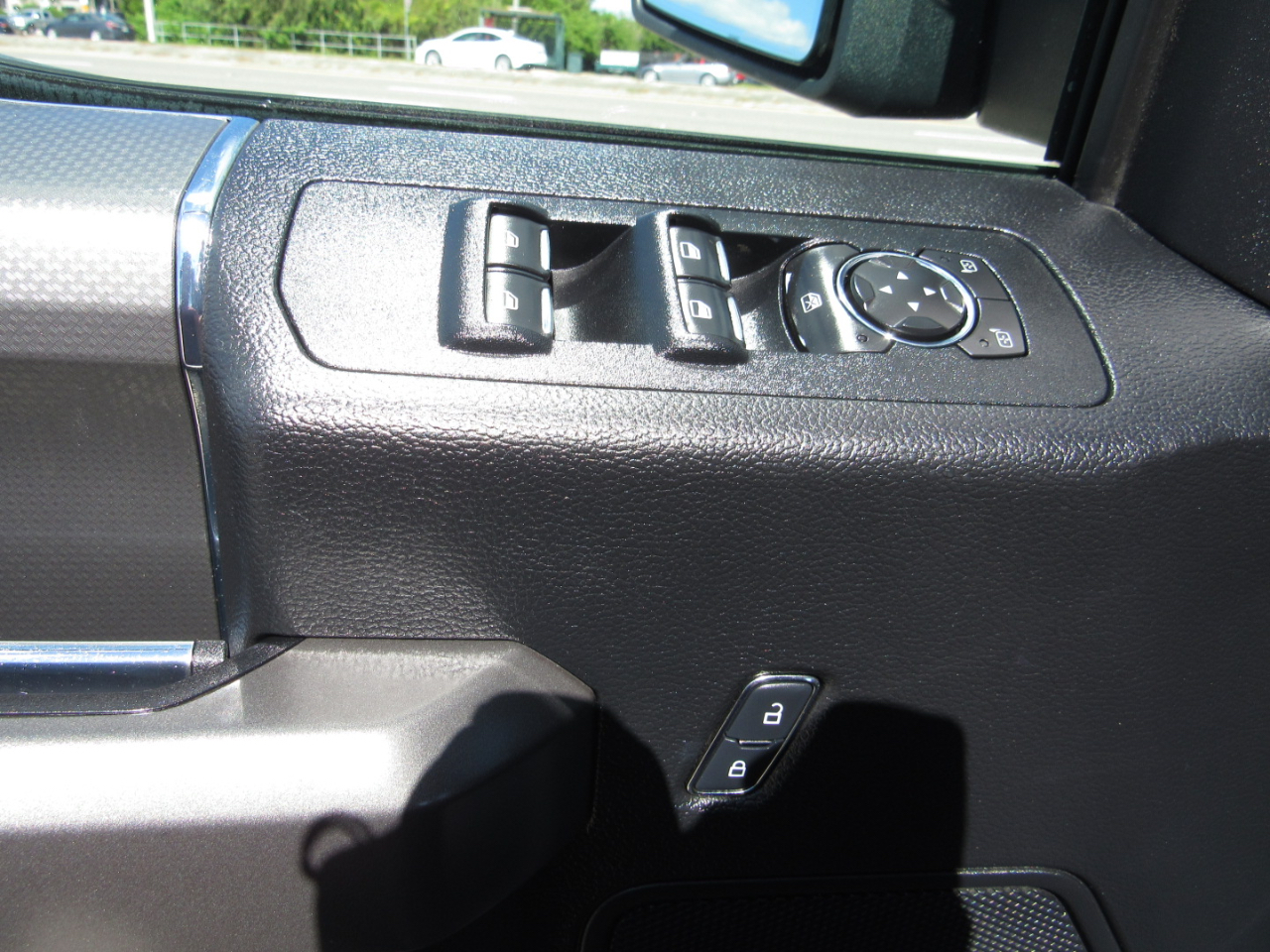 Ford F-150 4WD SuperCrew 145" XLT 2016 Ford F-150 4WD SuperCrew 145" XLT 2016