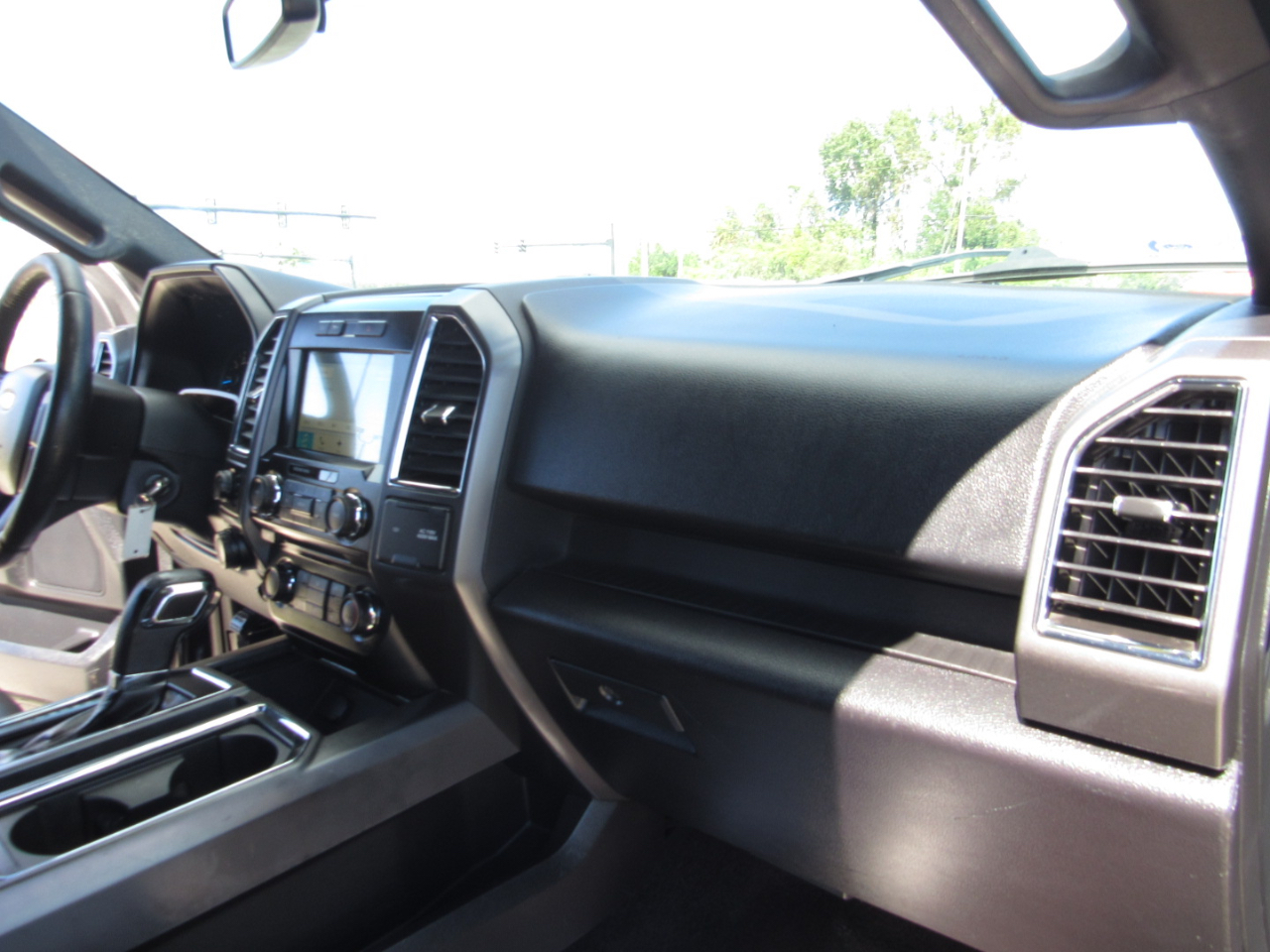 Ford F-150 4WD SuperCrew 145" XLT 2016 Ford F-150 4WD SuperCrew 145" XLT 2016
