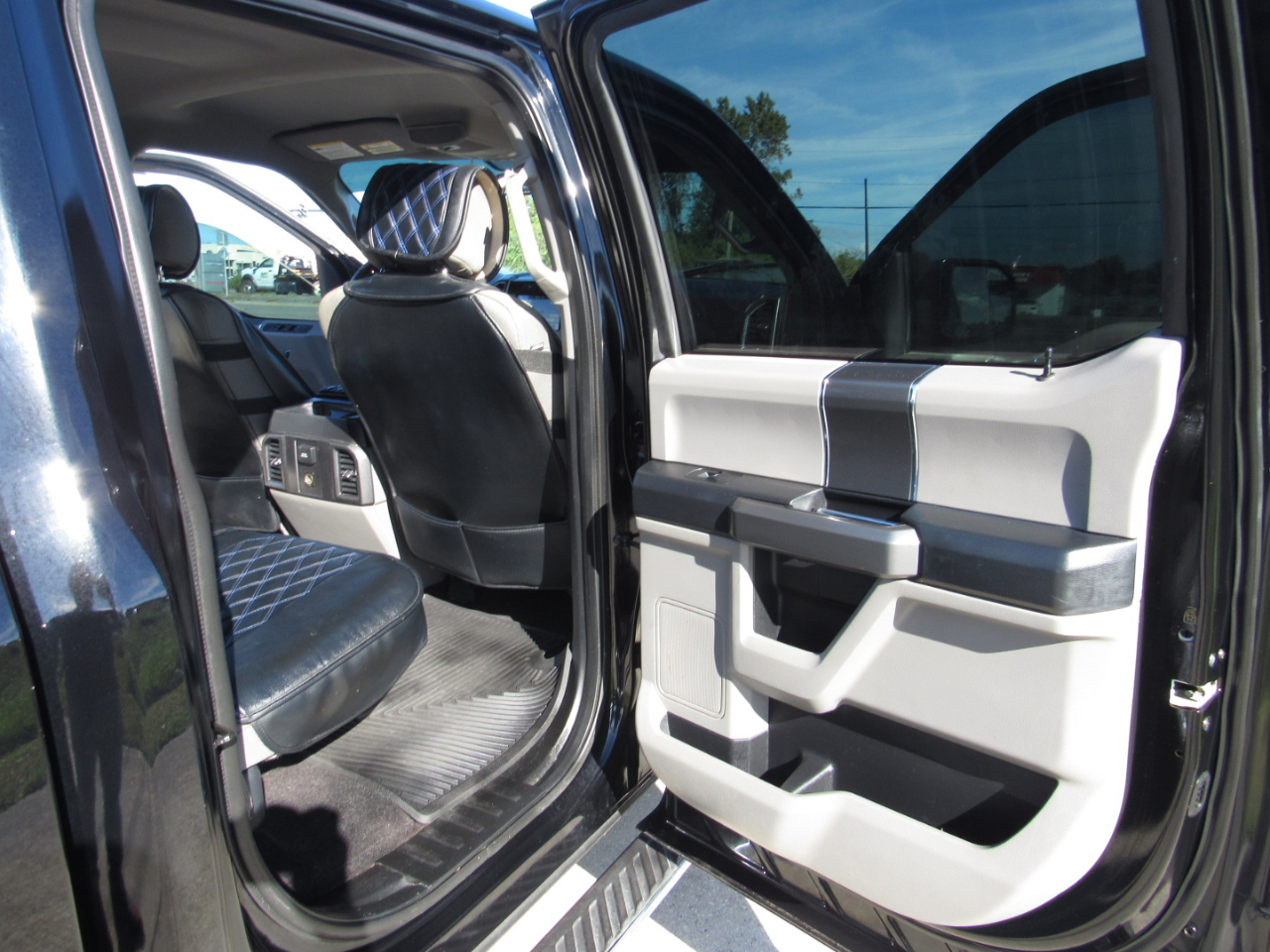 Ford F-150 2WD SuperCrew 145" XLT 2016 Ford F-150 2WD SuperCrew 145" XLT 2016