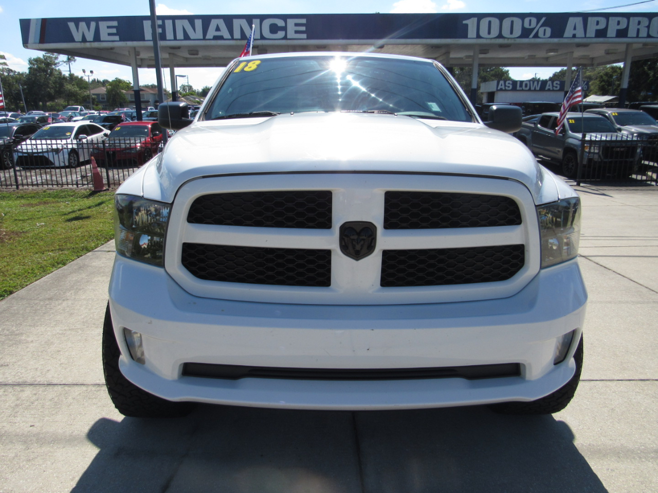 RAM 1500 Express 4x2 Quad Cab 6'4" Box 2018 RAM 1500 Express 4x2 Quad Cab 6'4" Box 2018