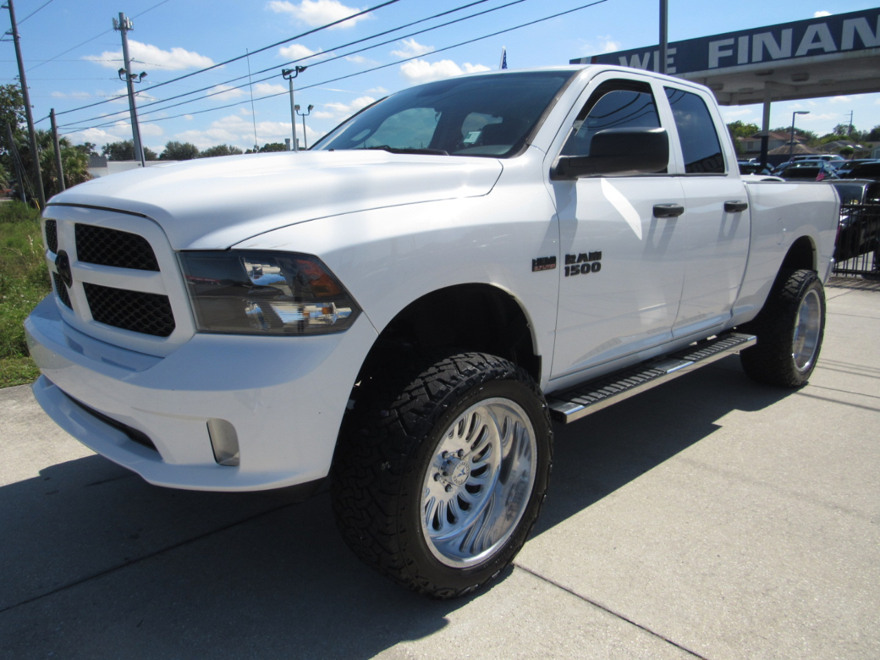 RAM 1500 Express 4x2 Quad Cab 6'4" Box 2018 RAM 1500 Express 4x2 Quad Cab 6'4" Box 2018