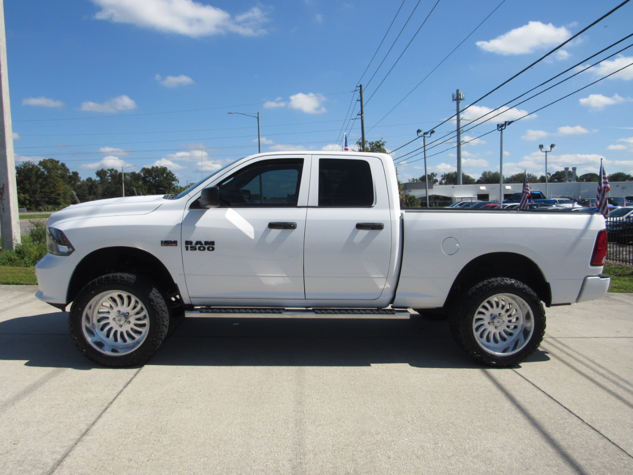 RAM 1500 Express 4x2 Quad Cab 6'4" Box 2018 RAM 1500 Express 4x2 Quad Cab 6'4" Box 2018