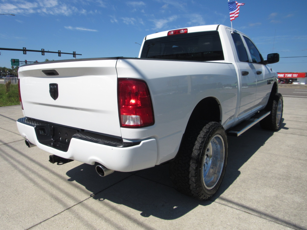 RAM 1500 Express 4x2 Quad Cab 6'4" Box 2018 RAM 1500 Express 4x2 Quad Cab 6'4" Box 2018