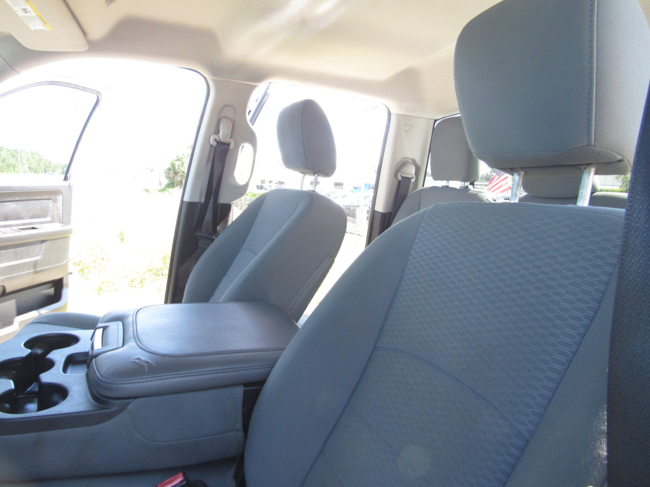 RAM 1500 Express 4x2 Quad Cab 6'4" Box 2018 RAM 1500 Express 4x2 Quad Cab 6'4" Box 2018