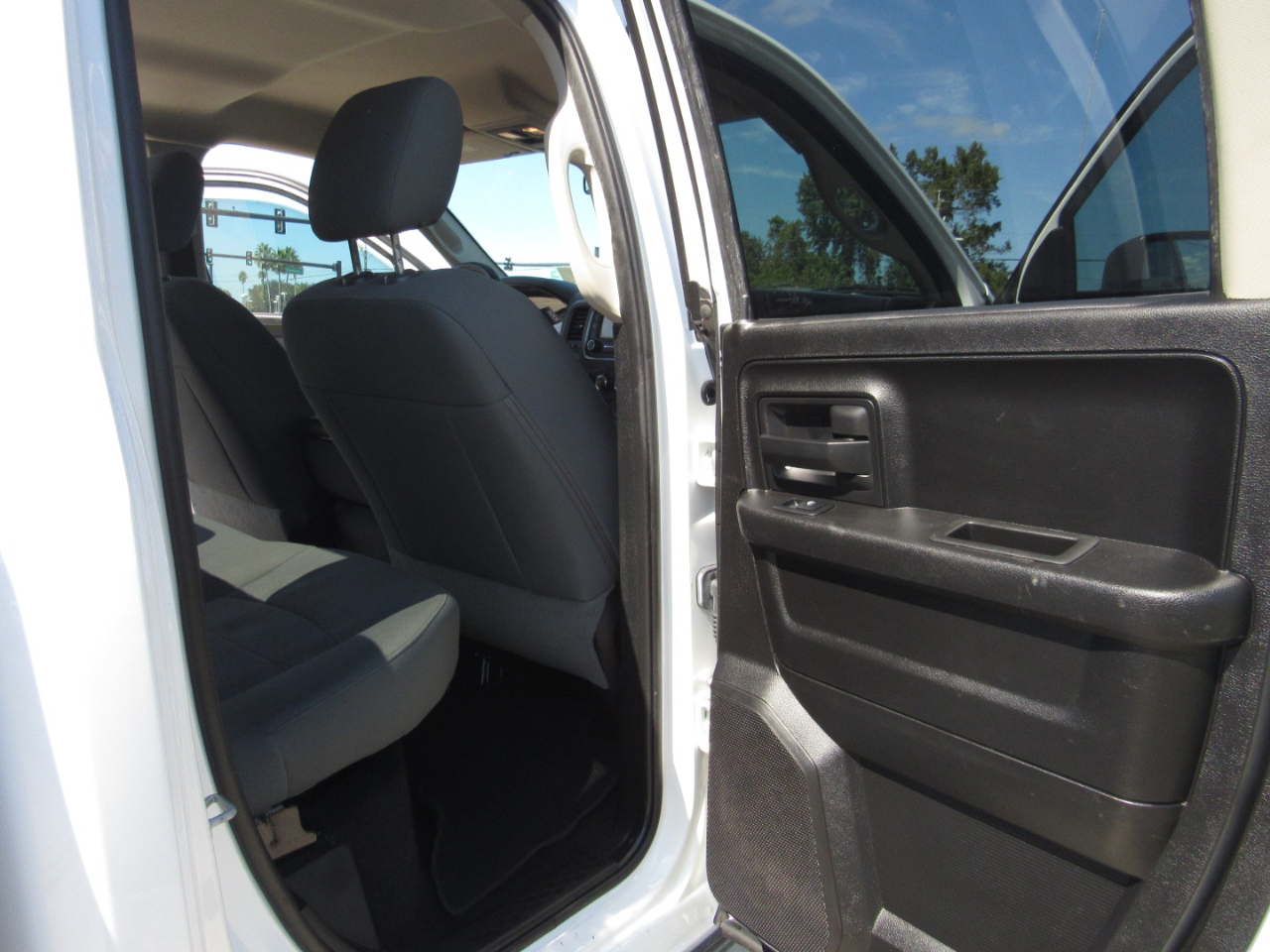 RAM 1500 Express 4x2 Quad Cab 6'4" Box 2018 RAM 1500 Express 4x2 Quad Cab 6'4" Box 2018