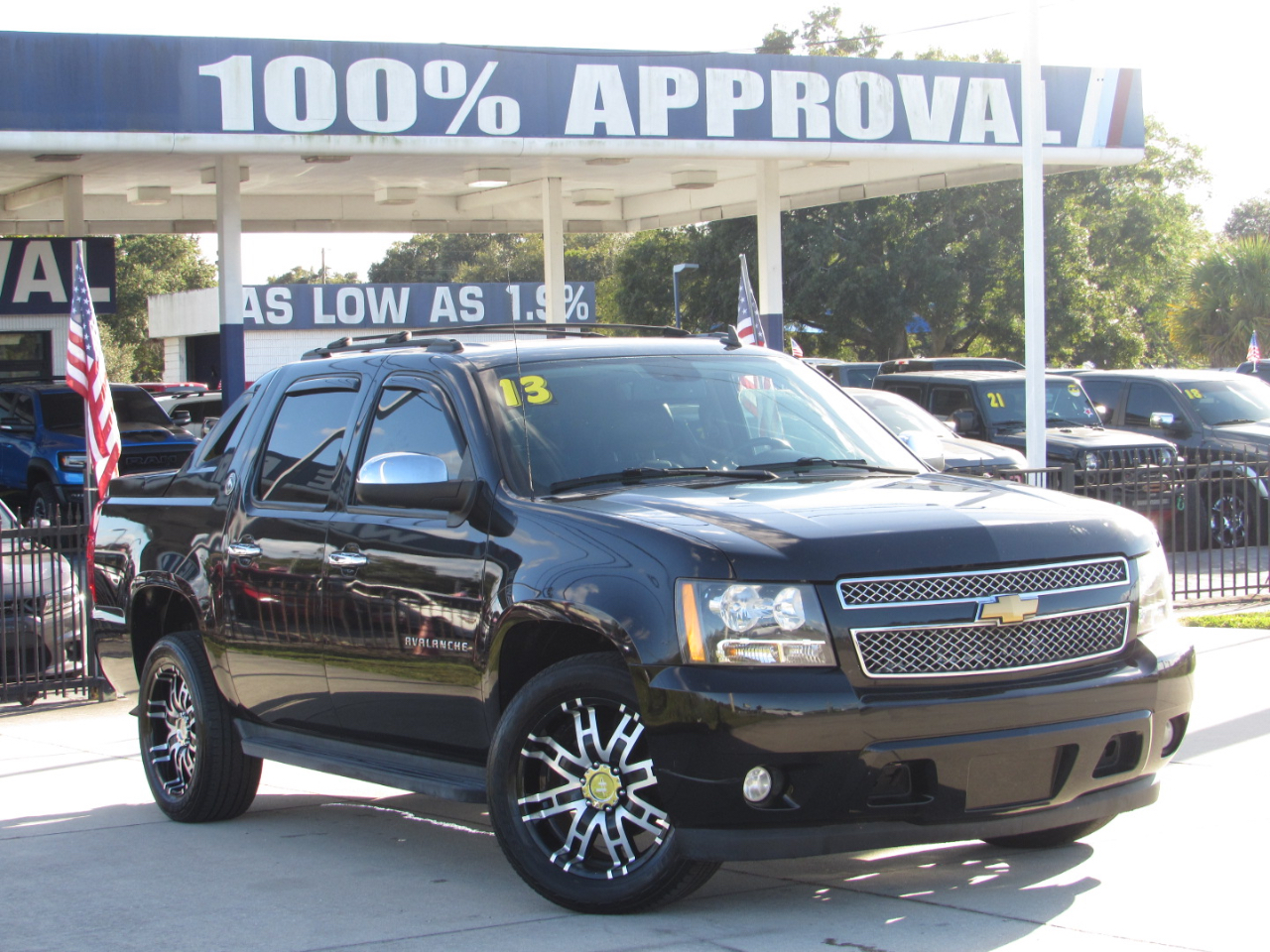 Chevrolet Avalanche 2WD Crew Cab LT 2013 Chevrolet Avalanche 2WD Crew Cab LT 2013