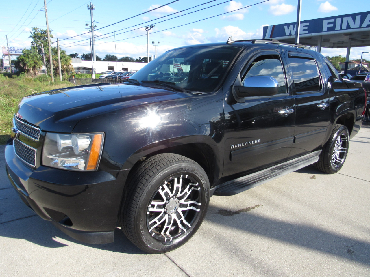 Chevrolet Avalanche 2WD Crew Cab LT 2013 Chevrolet Avalanche 2WD Crew Cab LT 2013