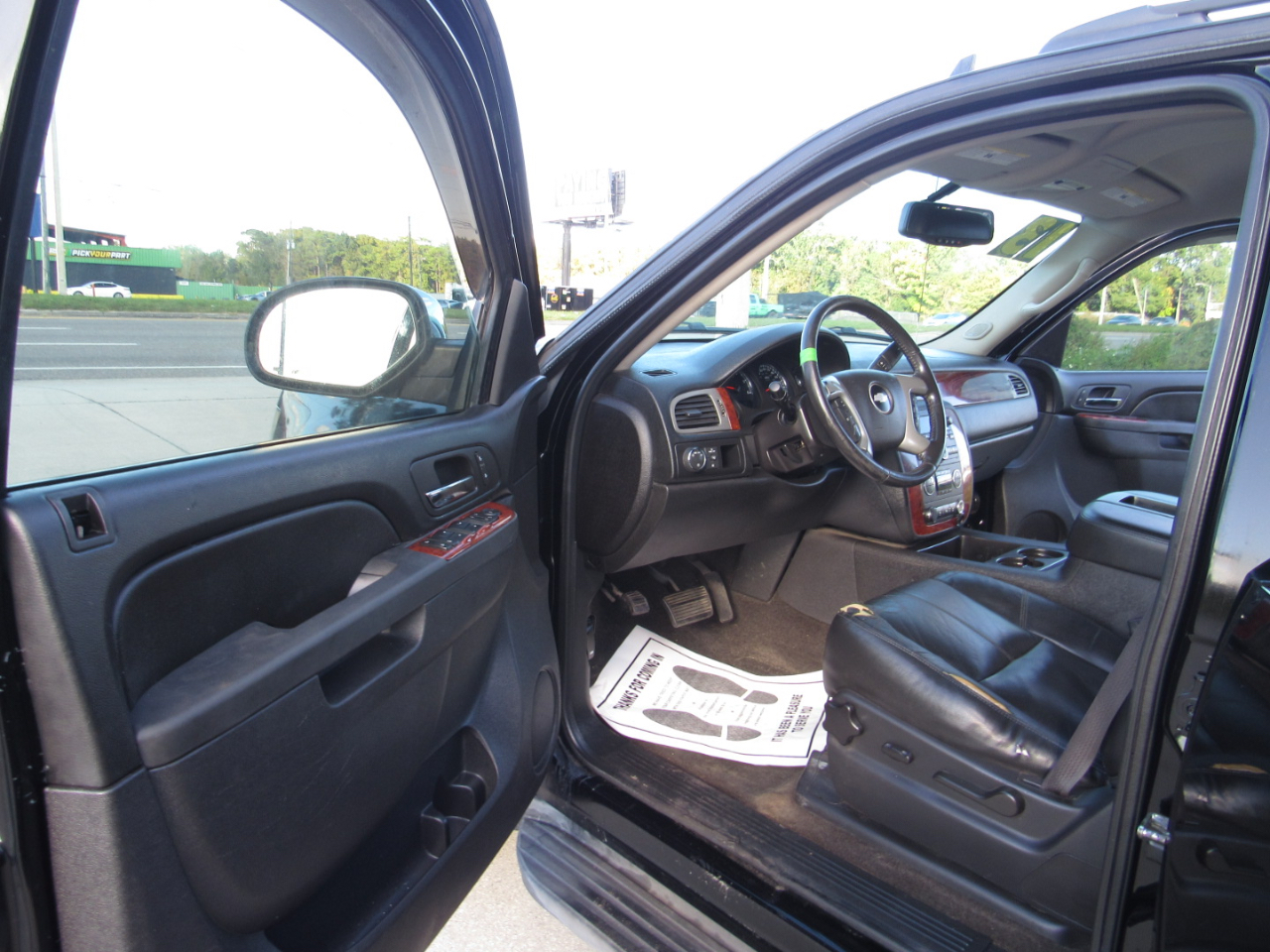 Chevrolet Avalanche 2WD Crew Cab LT 2013 Chevrolet Avalanche 2WD Crew Cab LT 2013