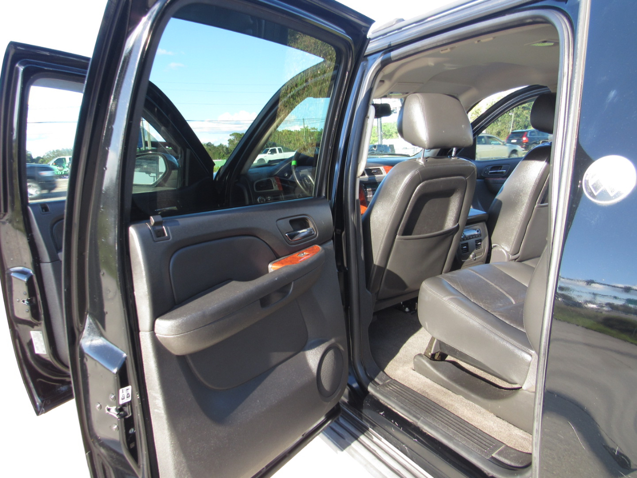Chevrolet Avalanche 2WD Crew Cab LT 2013 Chevrolet Avalanche 2WD Crew Cab LT 2013