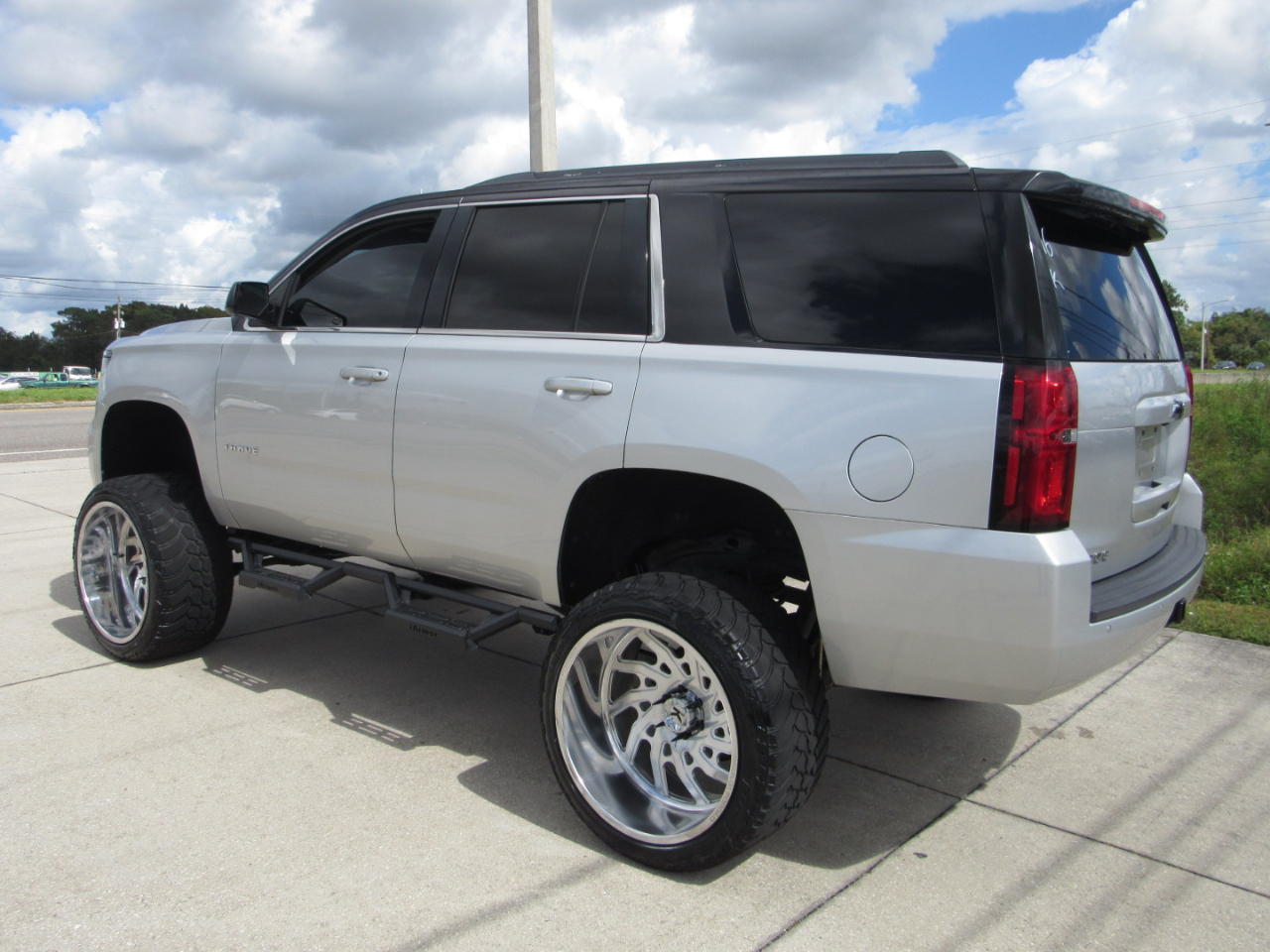 Chevrolet Tahoe 4WD 4dr LT 2019 Chevrolet Tahoe 4WD 4dr LT 2019