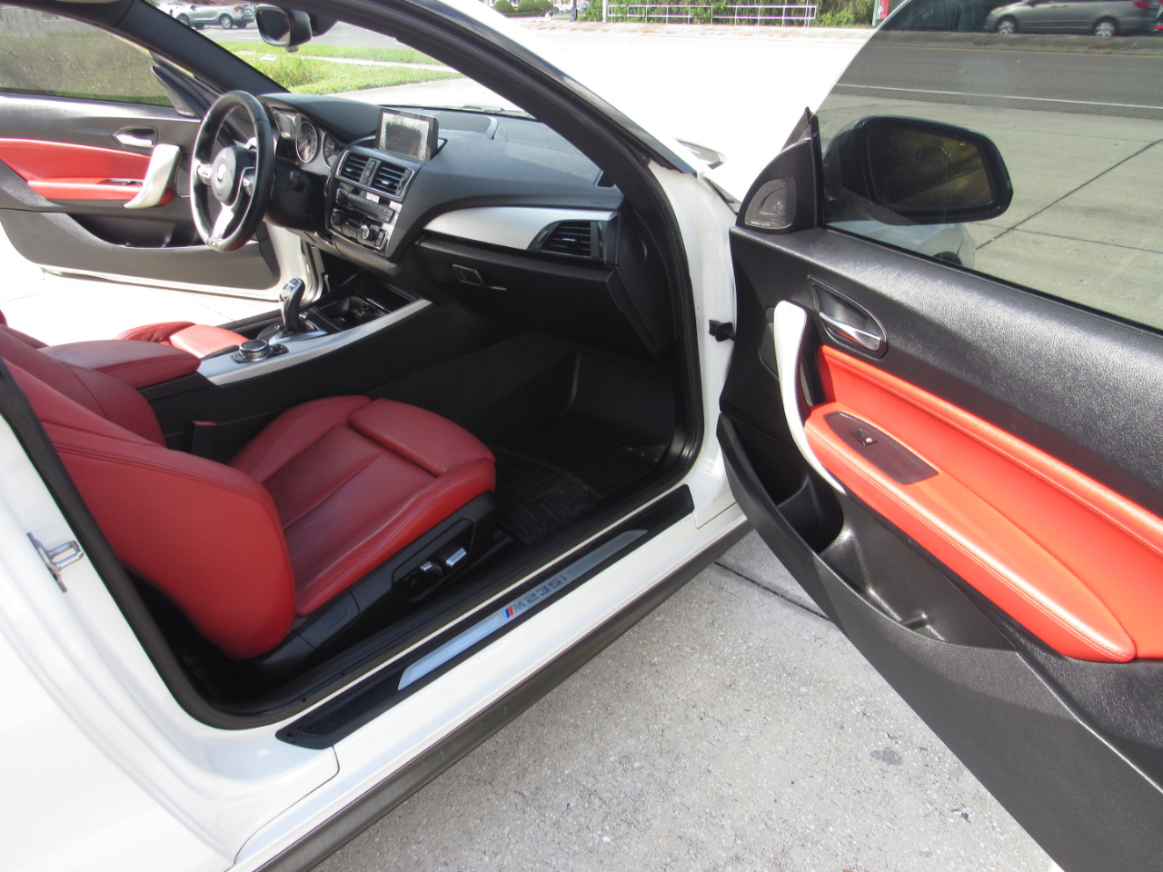 BMW 2 Series 2dr Cpe M235i RWD 2016 BMW 2 Series 2dr Cpe M235i RWD 2016