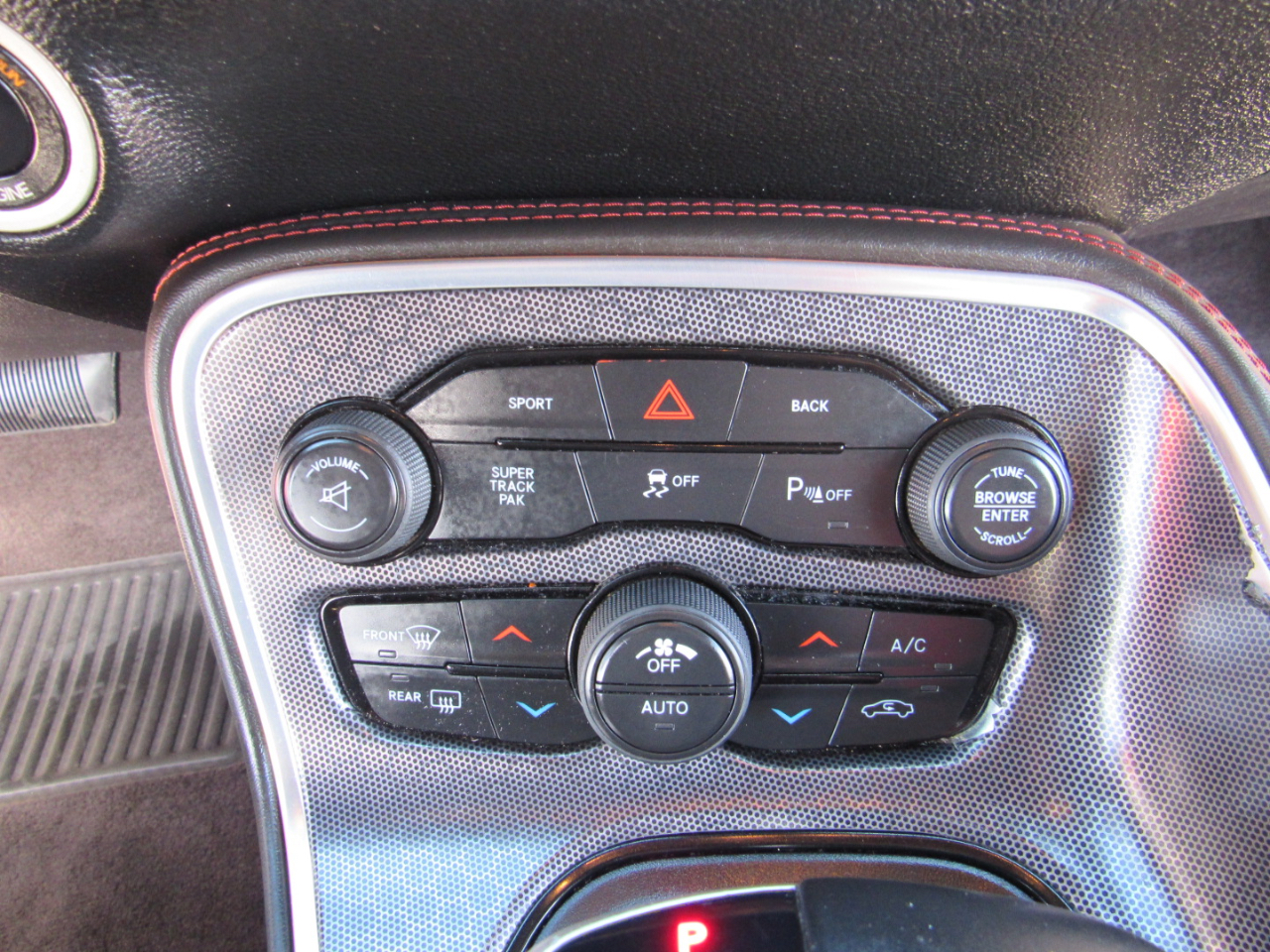 Dodge Challenger 2dr Cpe R/T Scat Pack 2016