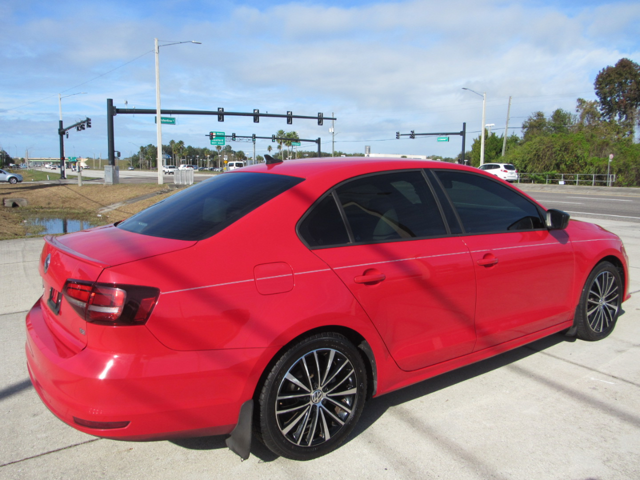 Volkswagen Jetta Sedan 4dr Auto 1.8T Sport PZEV 2016