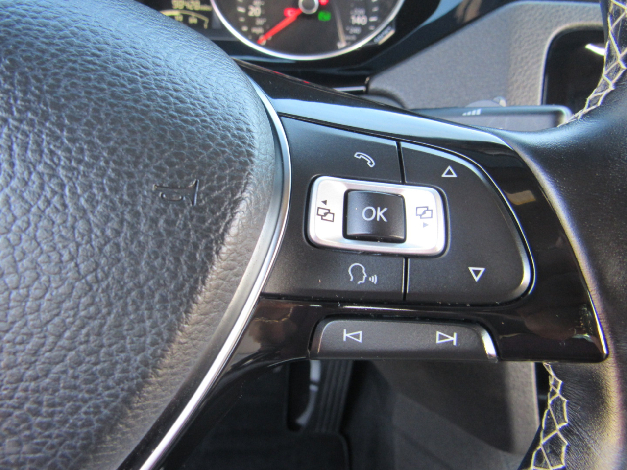 Volkswagen Jetta Sedan 4dr Auto 1.8T Sport PZEV 2016