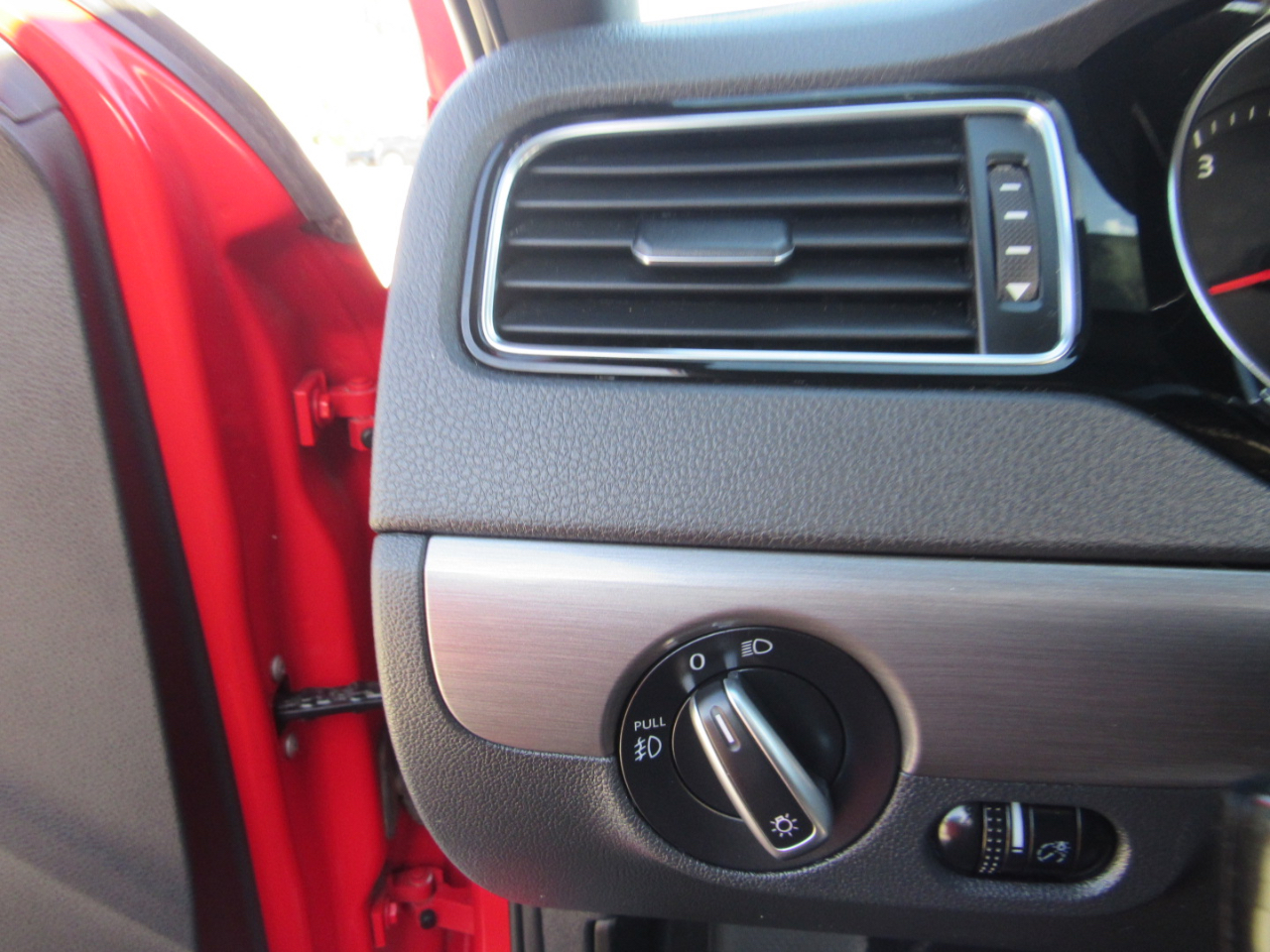 Volkswagen Jetta Sedan 4dr Auto 1.8T Sport PZEV 2016